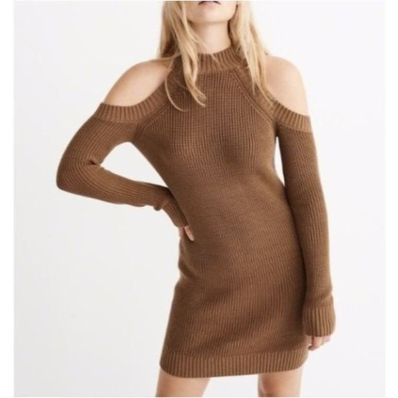 Abercrombie & Fitch NWOT Camel Brown Cold Shoulder Heavy Knit Sweater M - Picture 1 of 6